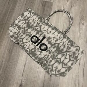 ALO Yoga Gray and White Tote Bag